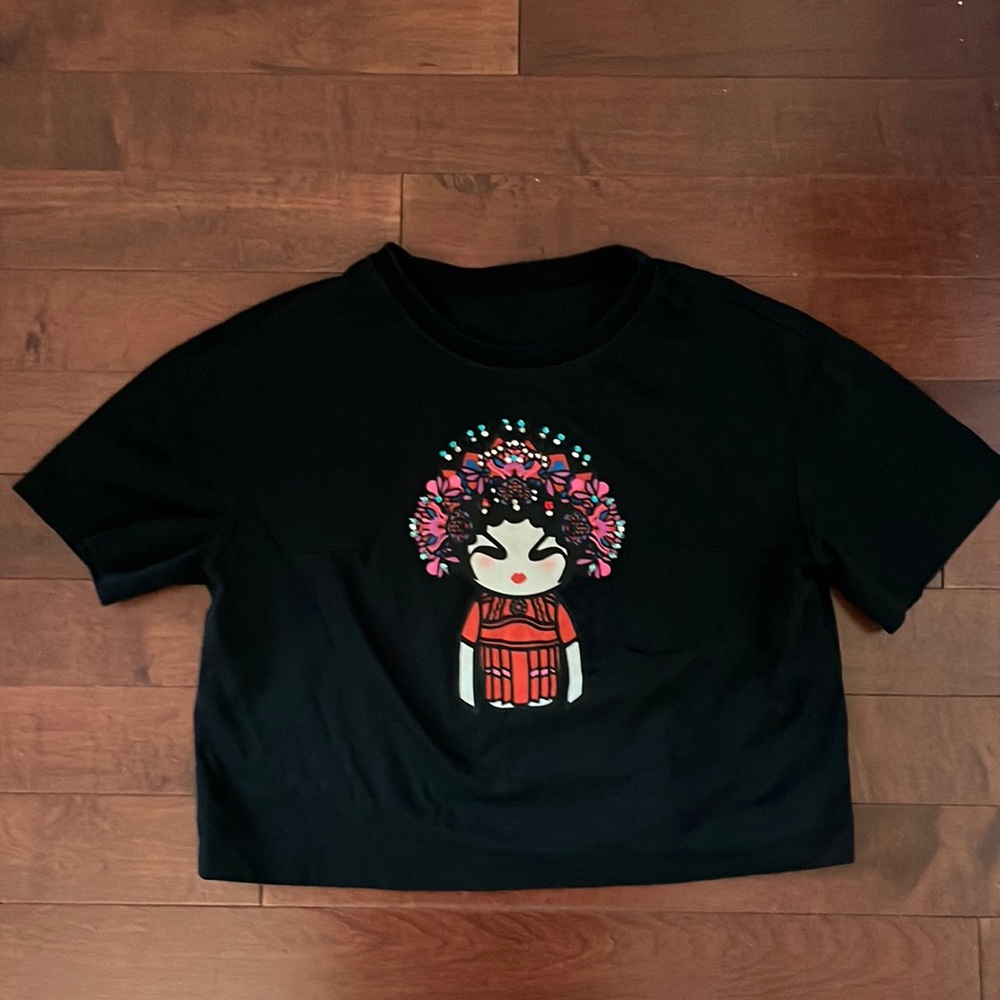 Black Cropped Top with design size s or m